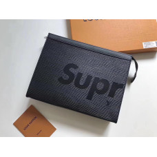 louis-vuitton-supreme-clutch